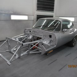 Jaguar E-type restauratie 92.jpg